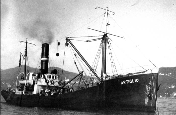 Vapeur Artiglio au mouillage en 1929
