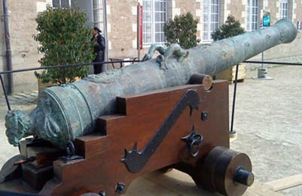 Canon en bronze du Soleil-Royal (Musée du Croisic